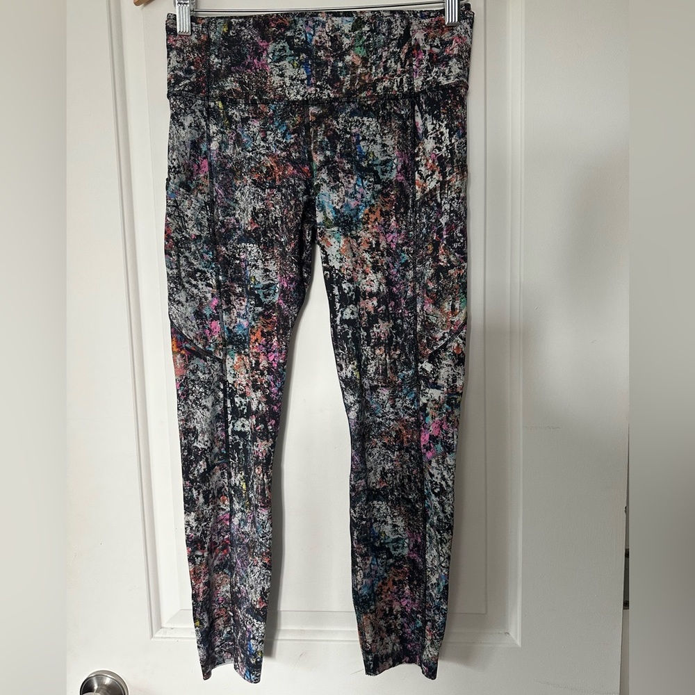 Lululemon Fast and Free Tight II 25” Non-Reflective Nulux in Vitalize Multi 8 - Picture 3 of 6